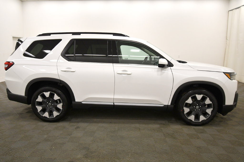 New 2026 Honda Pilot Touring image 8