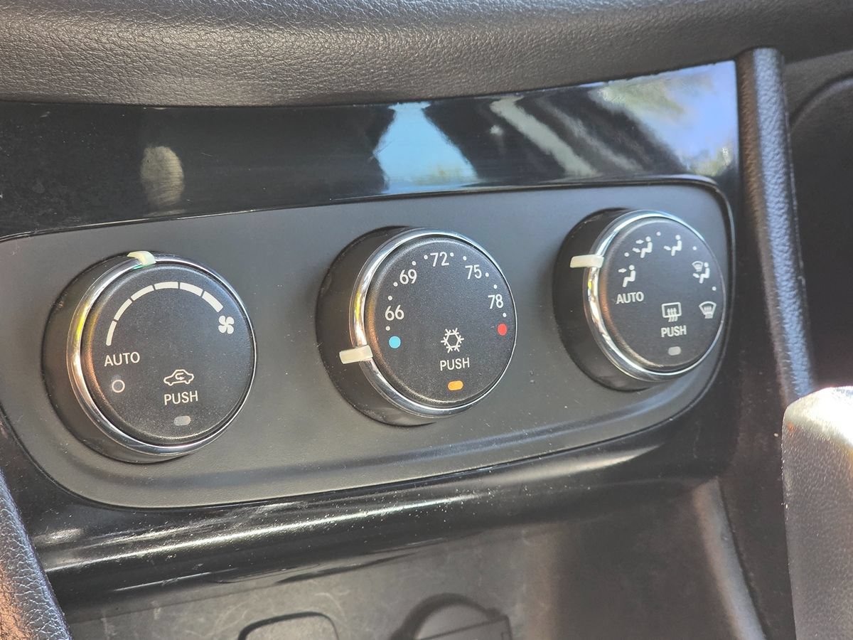 Used 2012 Chrysler 200 Limited FWD image 42