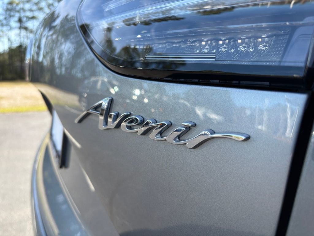 Used 2023 Buick Envision Avenir image 11