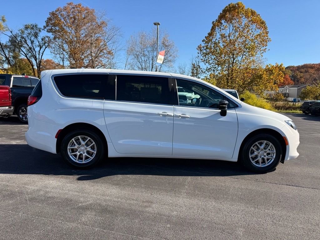 New 2026 Chrysler Voyager LX FWD image 3