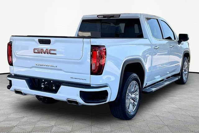 Used 2023 GMC Sierra 1500 Denali w/ Technology Package AWD/4WD image 5