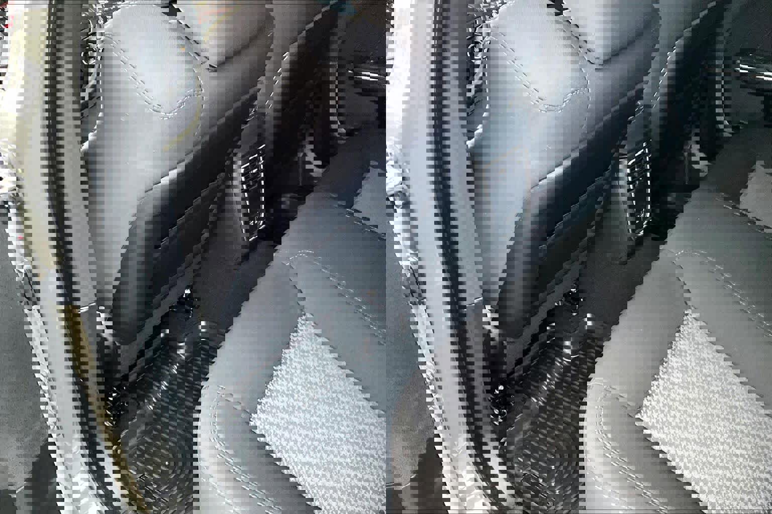 Used 2023 Dodge Charger R/T w/ Technology Group image 12