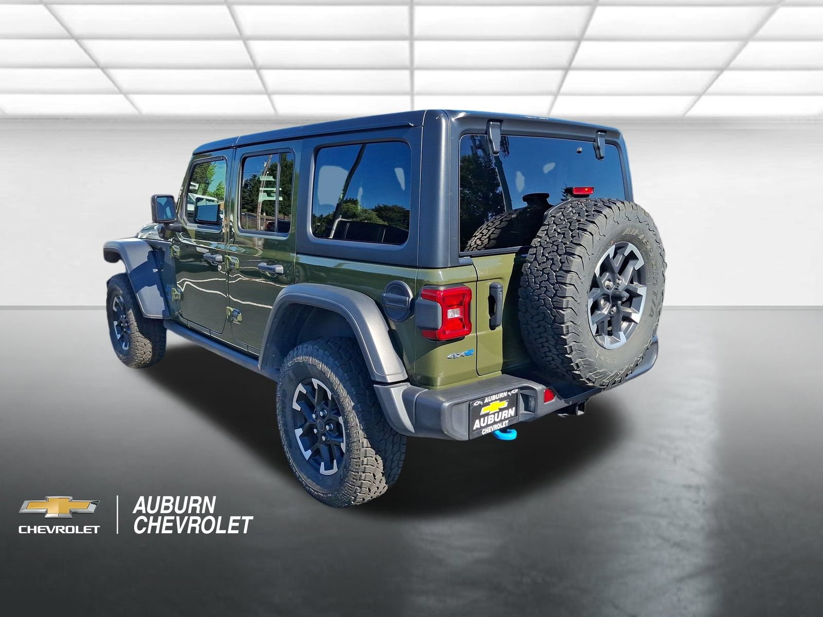 Used 2024 Jeep Wrangler Unlimited Rubicon 4xe AWD/4WD image 4