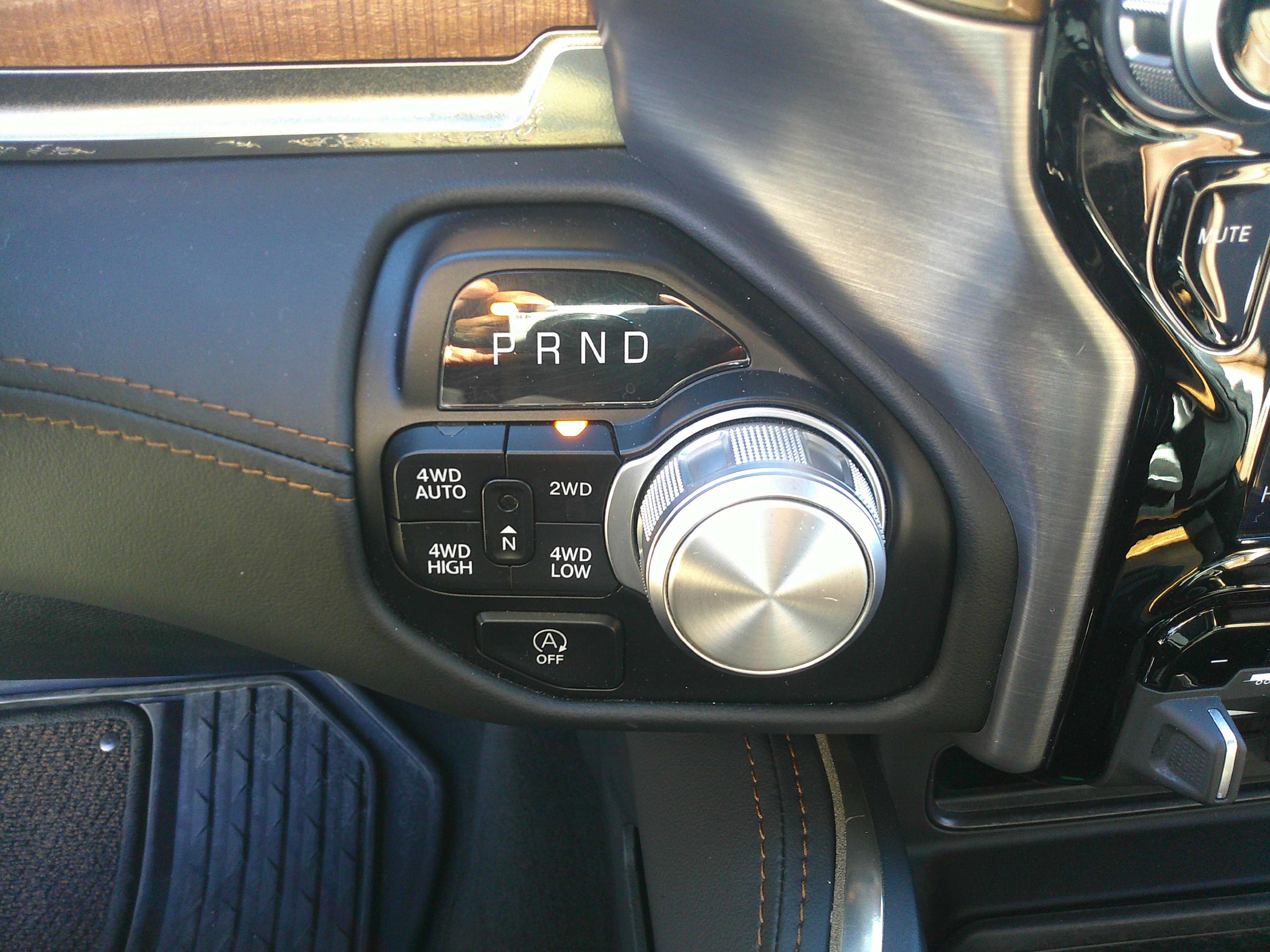 Used 2022 RAM 1500 Limited w/ Bed Utility Group image 27