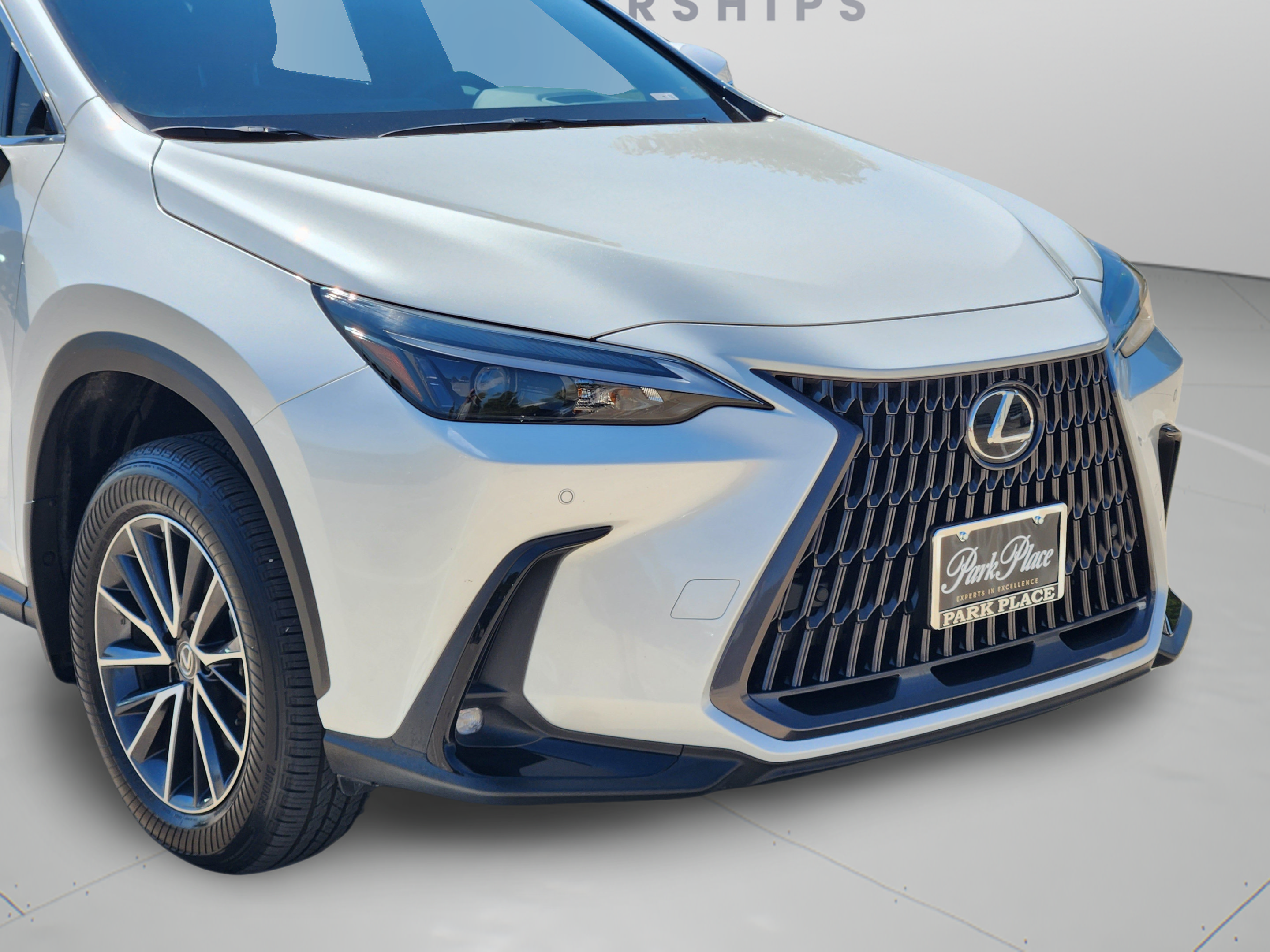 Certified 2025 Lexus NX 350h AWD w/ Accessory Package (2T) image 33