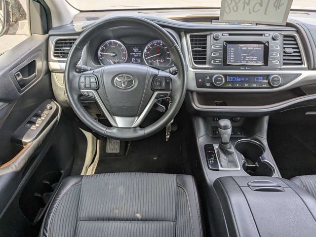 Used 2014 Toyota Highlander Plus AWD/4WD image 7