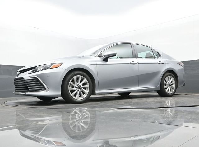 Used 2023 Toyota Camry LE FWD image 12