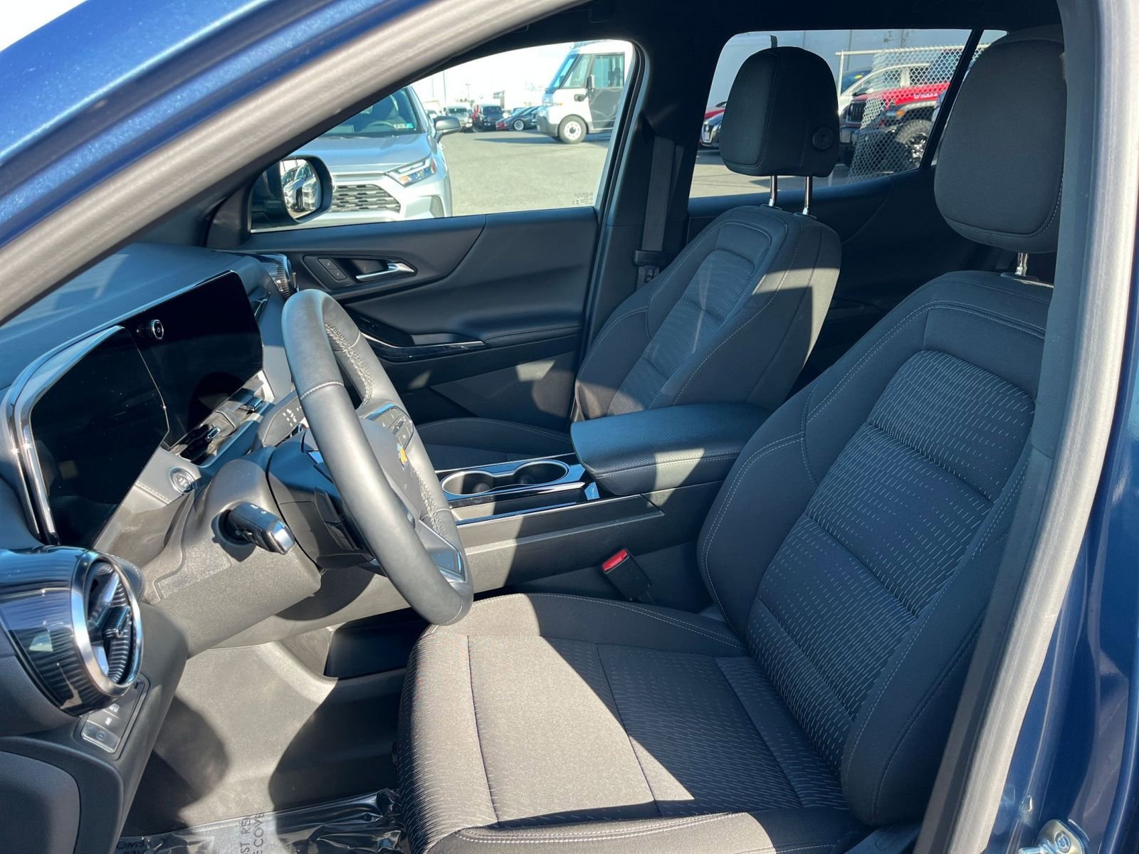 Used 2025 Chevrolet Equinox LT image 35