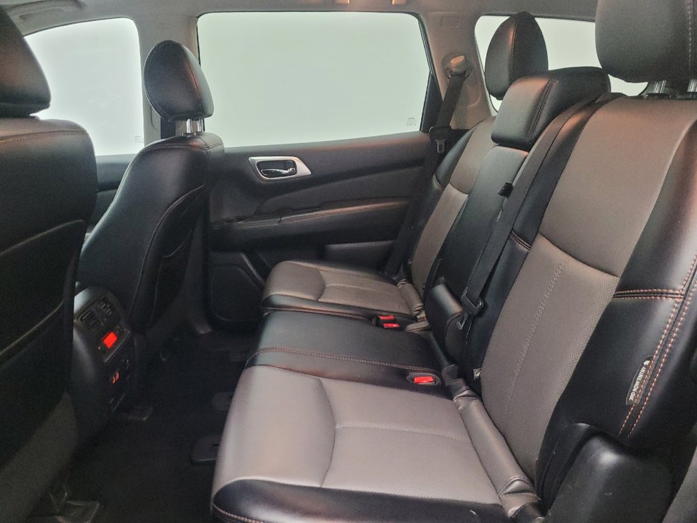 Used 2019 Nissan Pathfinder SL image 18