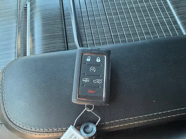 Used 2024 Jeep Wagoneer Series III w/ Premium Group I AWD/4WD image 66