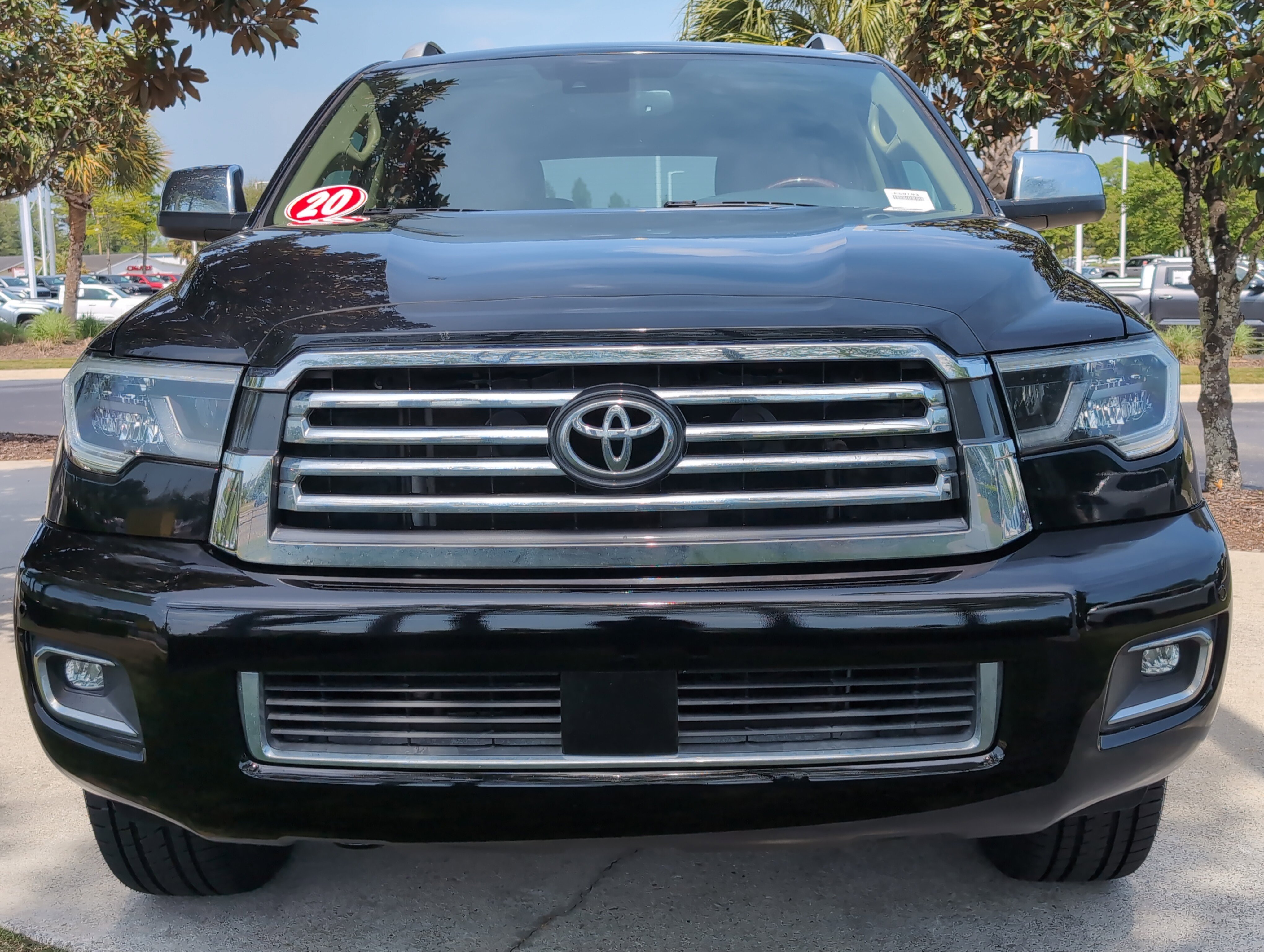 Used 2020 Toyota Sequoia Platinum AWD/4WD image 3