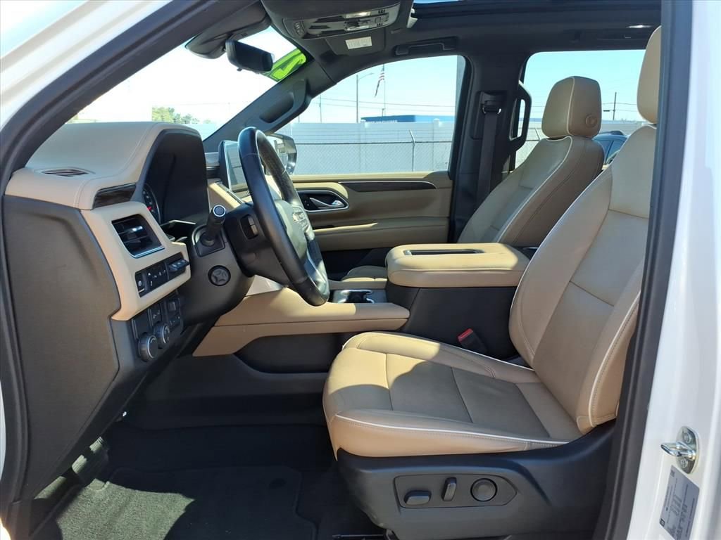 Used 2021 Chevrolet Suburban Premier w/ Premium Package image 15