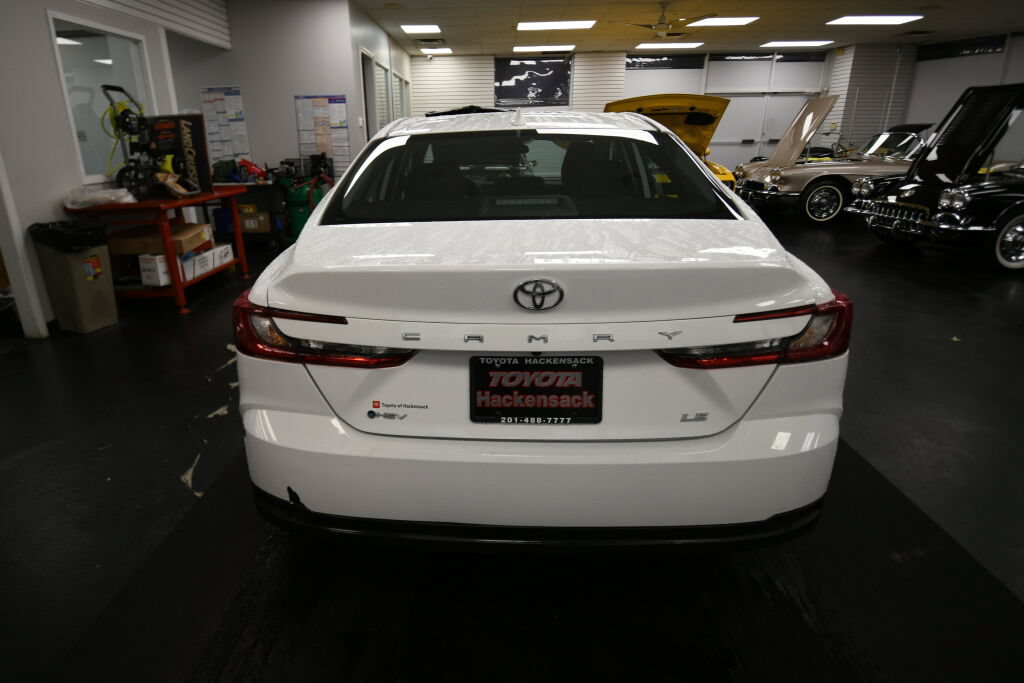 Used 2025 Toyota Camry LE FWD image 6