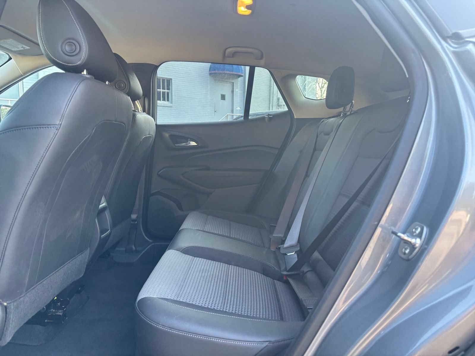 Used 2025 Chevrolet Trax LT FWD image 25