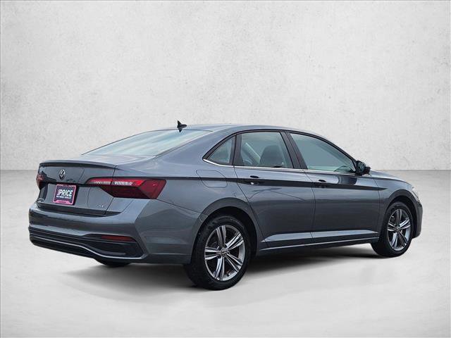 Used 2024 Volkswagen Jetta SE FWD image 5