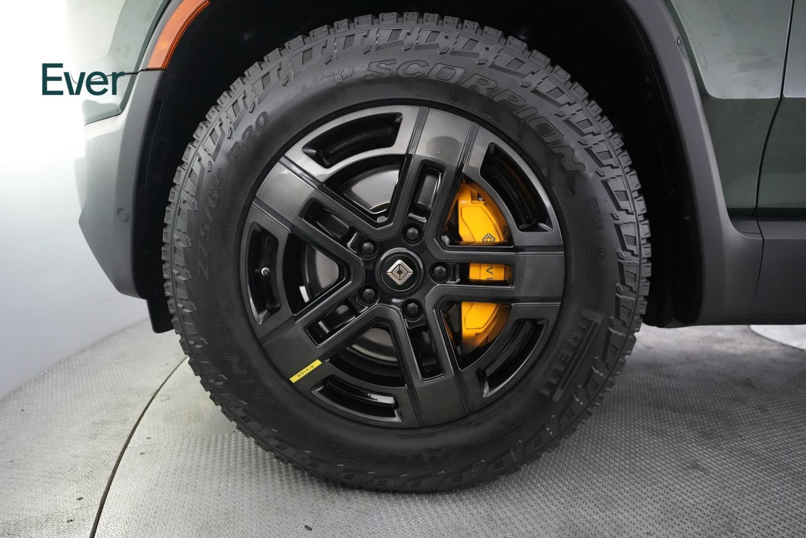 Used 2023 Rivian R1S Adventure AWD/4WD image 19