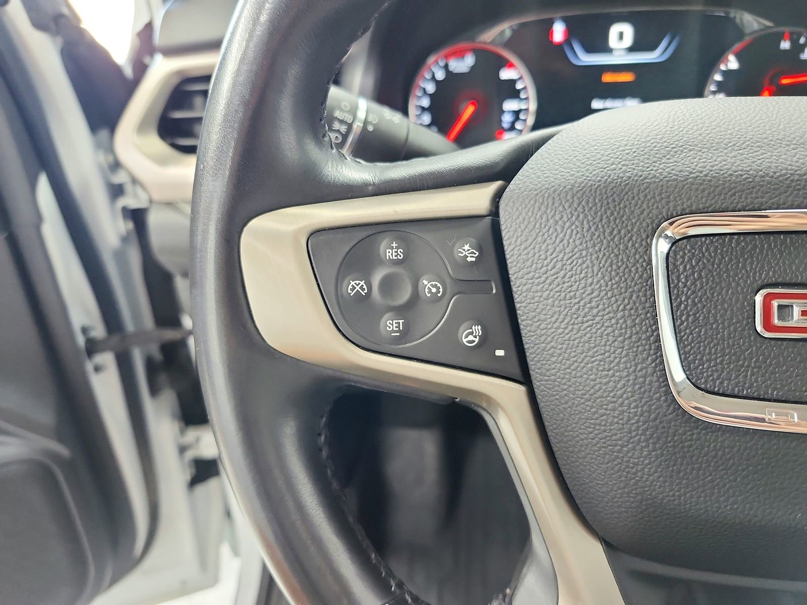 Used 2022 GMC Acadia Denali w/ LPO, Floor Liner Package FWD image 25