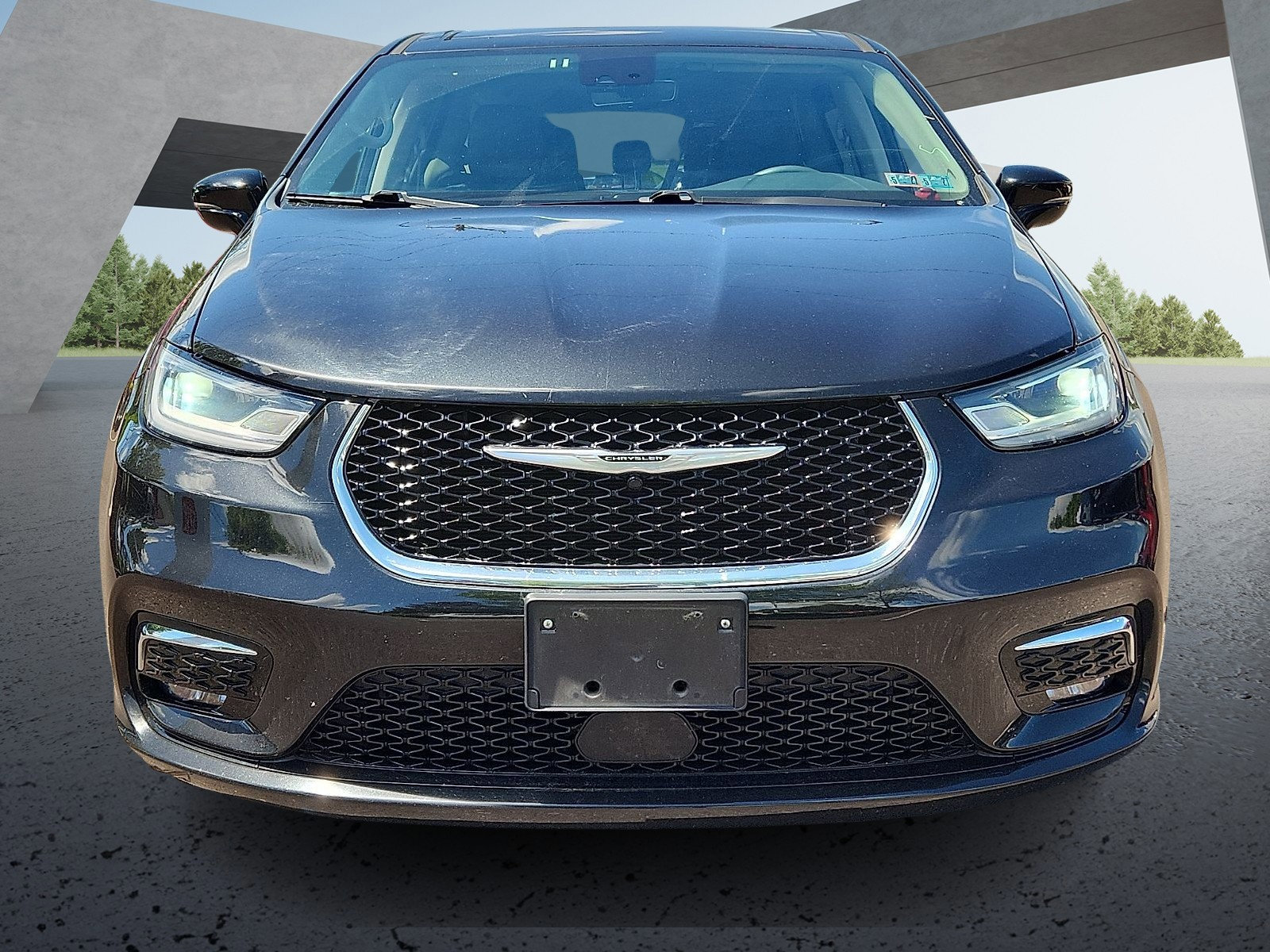 Used 2024 Chrysler Pacifica Limited FWD video 2