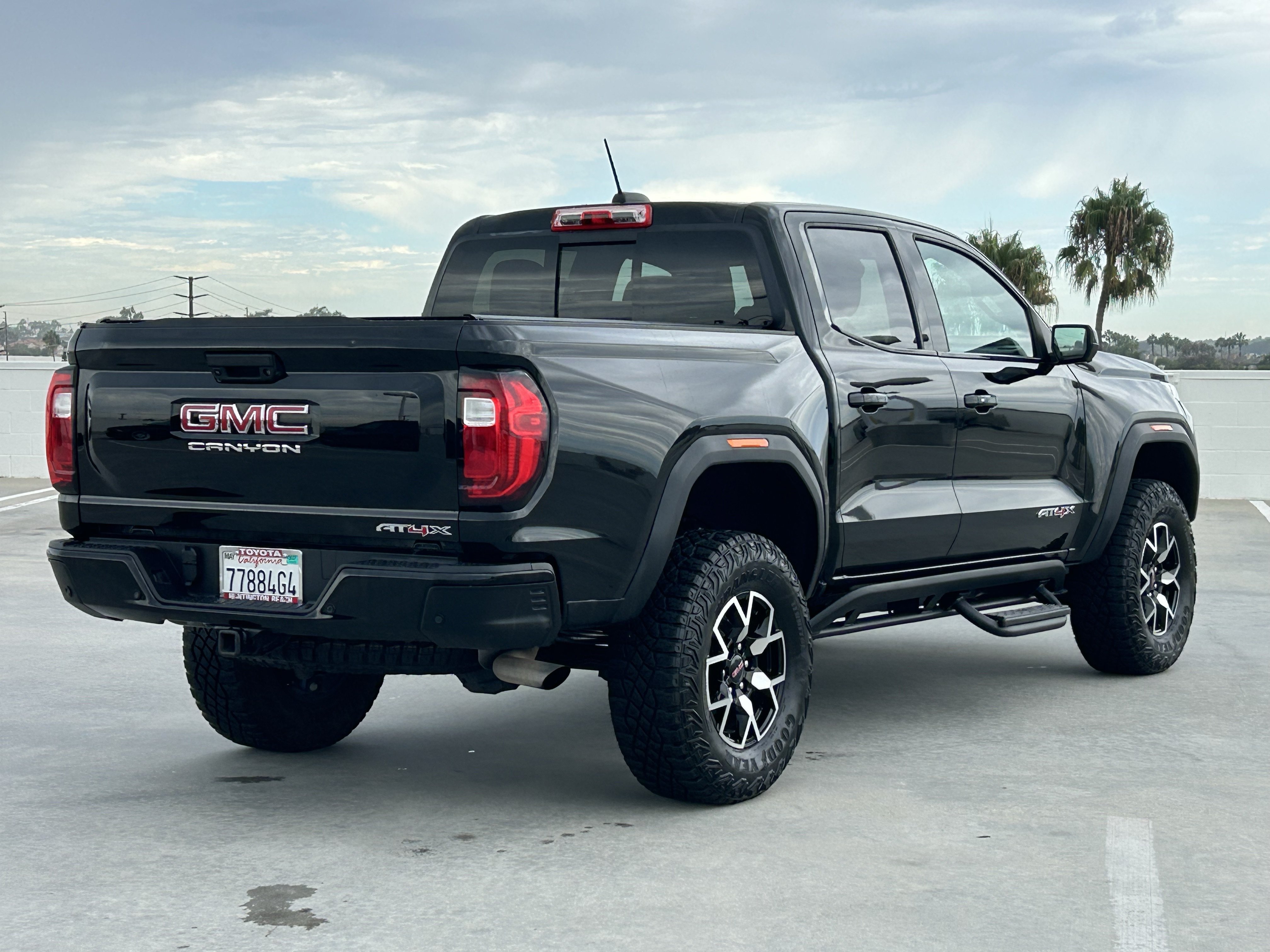 Used 2023 GMC Canyon AT4X AWD/4WD image 3