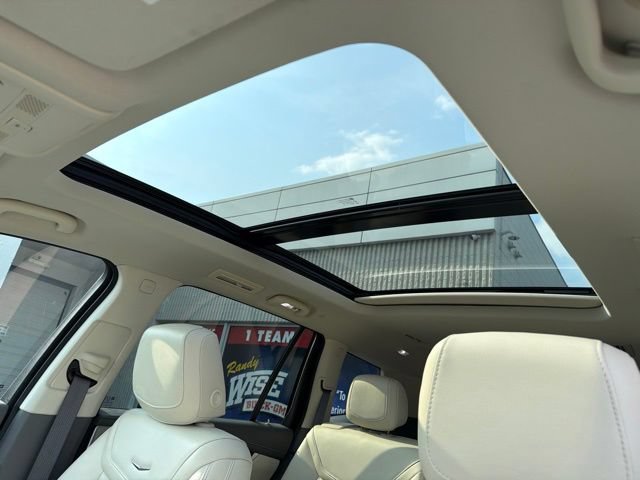 Certified 2025 Cadillac XT6 Premium Luxury w/ Technology Package AWD/4WD image 24