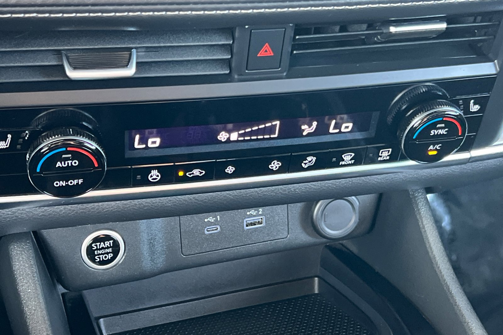 Used 2023 Nissan Rogue SV w/ SV Premium B Package image 22