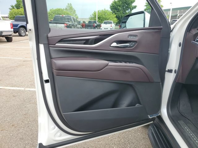 Used 2021 Cadillac Escalade Premium Luxury Platinum w/ Heavy-Duty Trailer Package AWD/4WD image 22