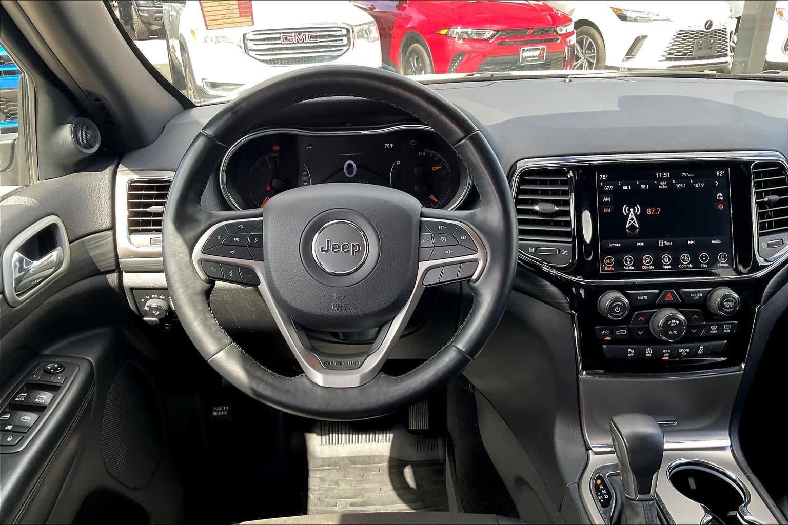 Used 2019 Jeep Grand Cherokee Altitude AWD/4WD image 6