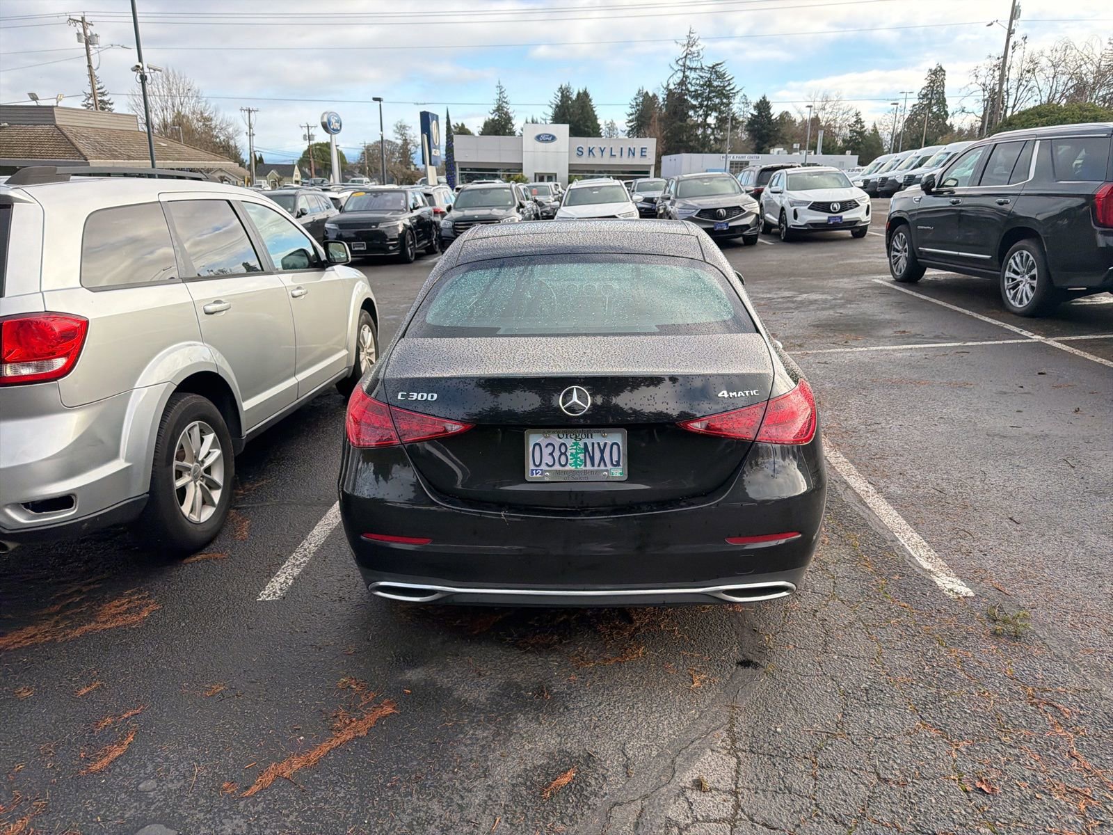 Used 2023 Mercedes-Benz C 300 4MATIC Sedan image 3