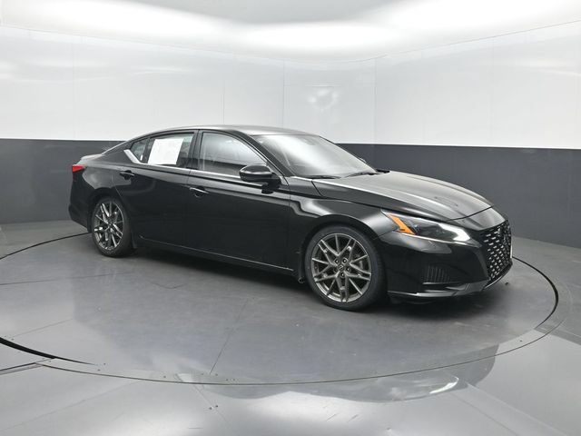 Used 2023 Nissan Altima 2.0 SR FWD image 38
