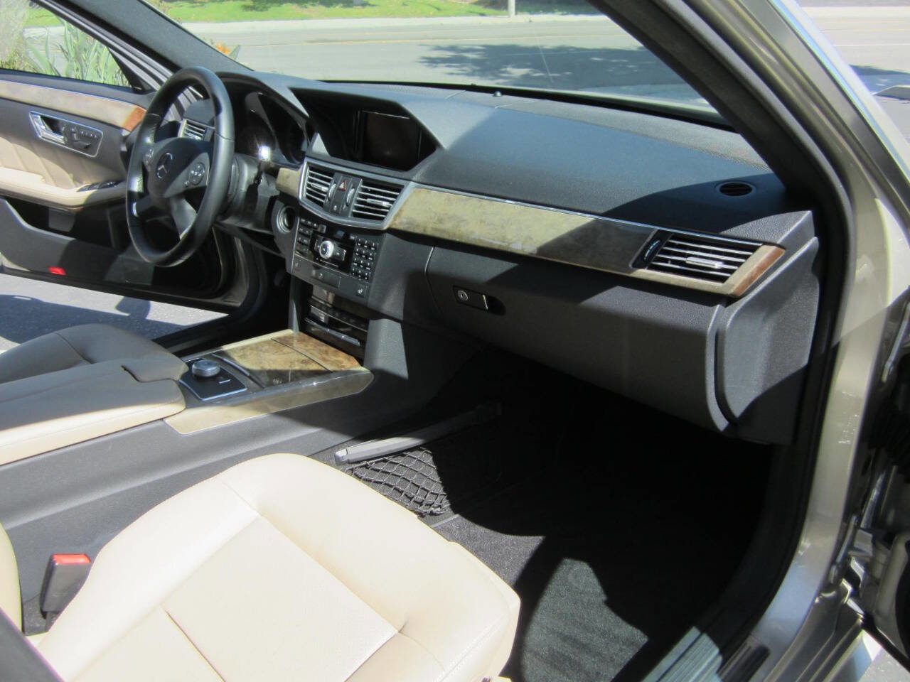 Used 2010 Mercedes-Benz E 350 E 350 Sport 4dr Sedan image 21