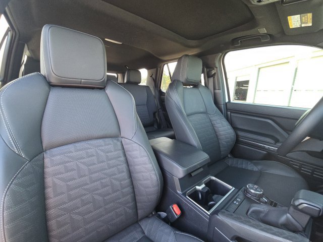 Used 2025 Toyota 4Runner TRD Off-Road Premium AWD/4WD image 26
