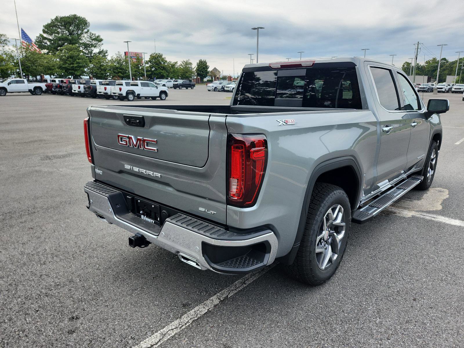 New 2026 GMC Sierra 1500 SLT w/ SLT Premium Plus Package image 3