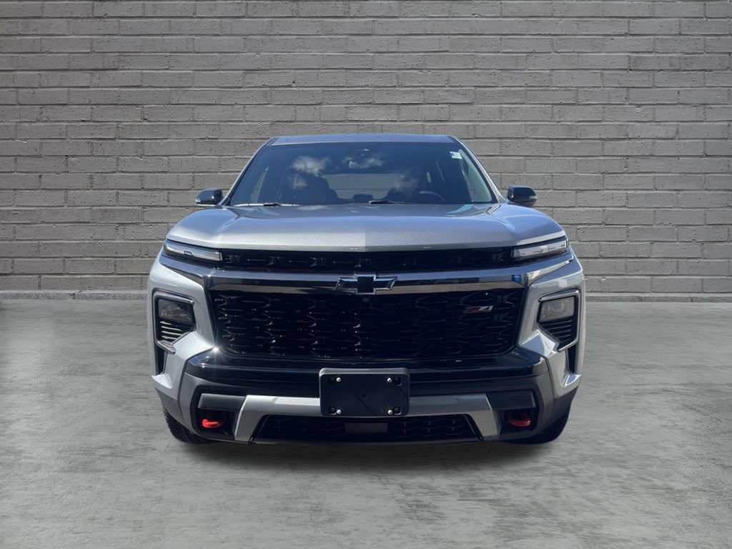 New 2027 Chevrolet Traverse Z71 w/ LPO, Floor Liner Package AWD/4WD image 2
