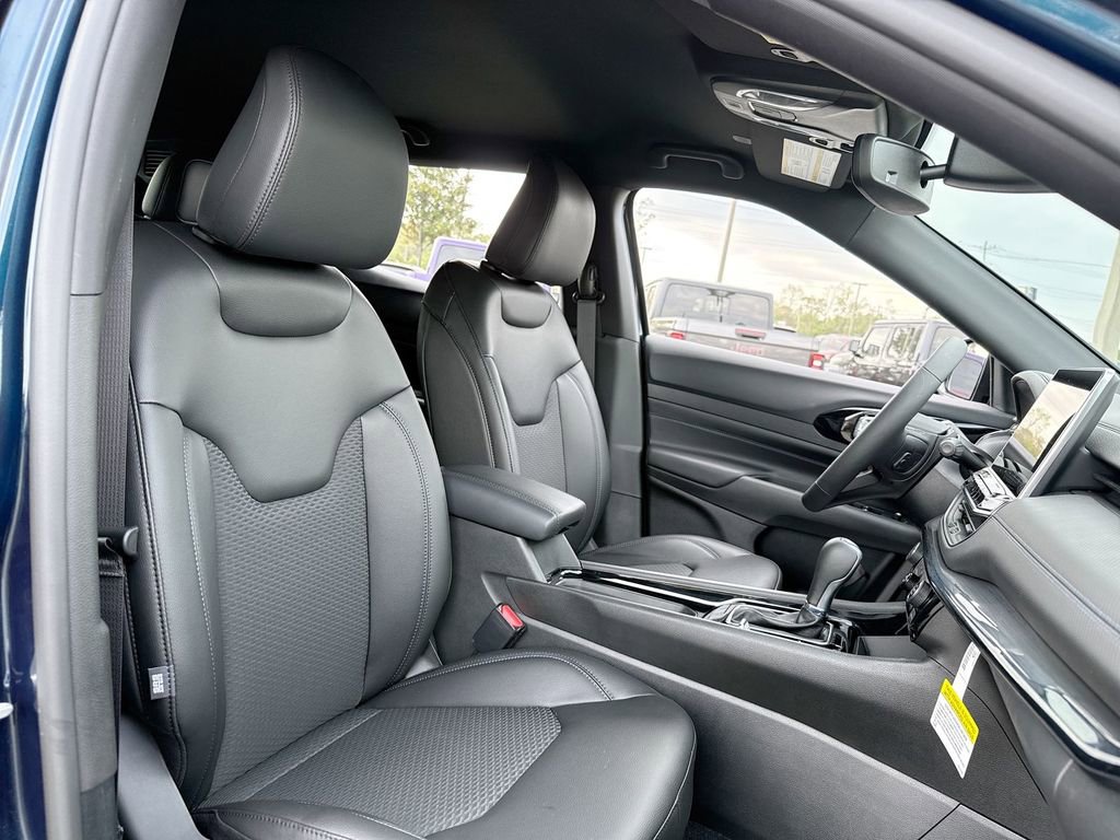 New 2026 Jeep Compass Latitude AWD/4WD image 25