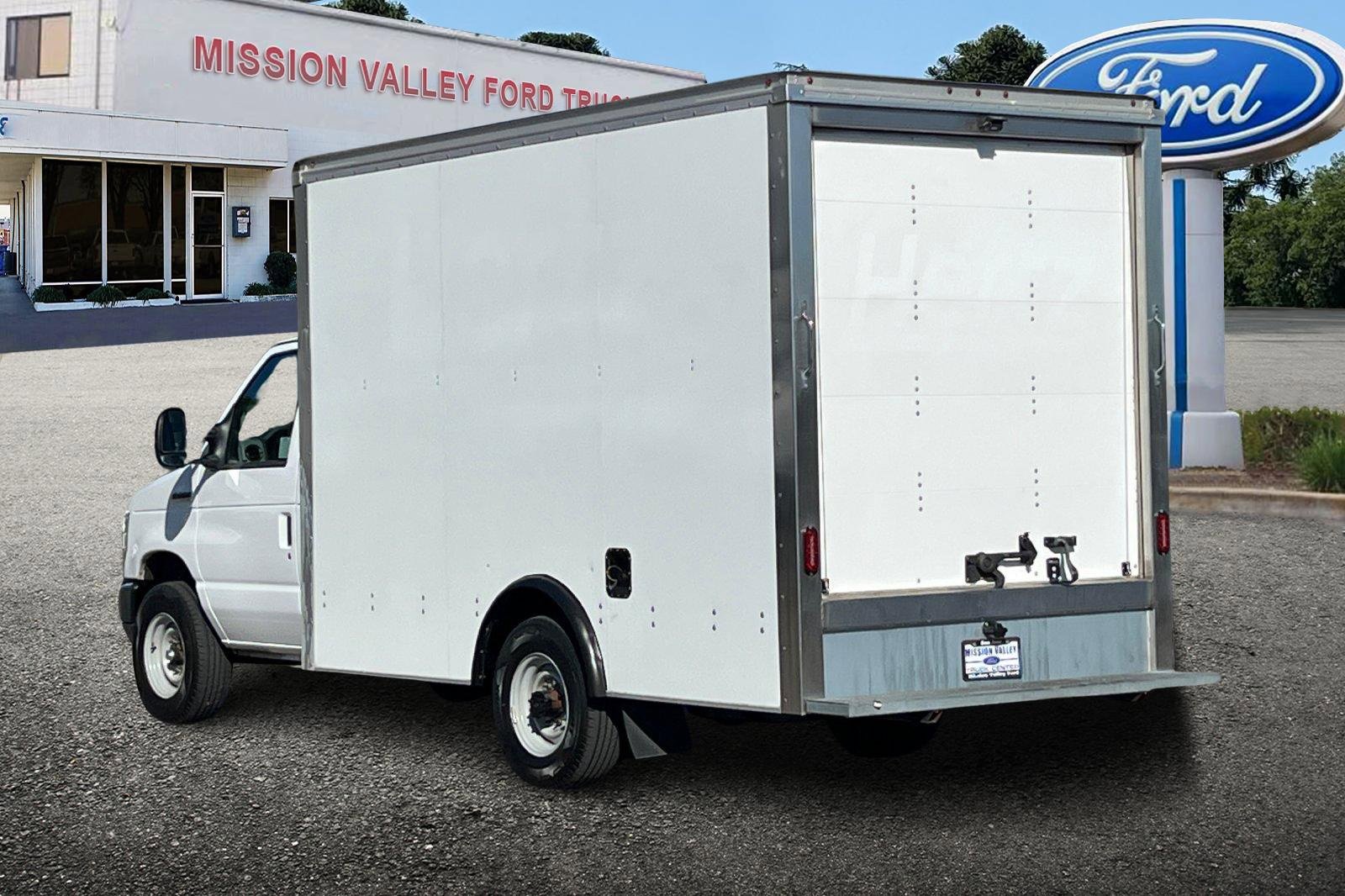 Used 2023 Ford E-350 and Econoline 350 Super Duty w/ Driver's Safety Package image 6