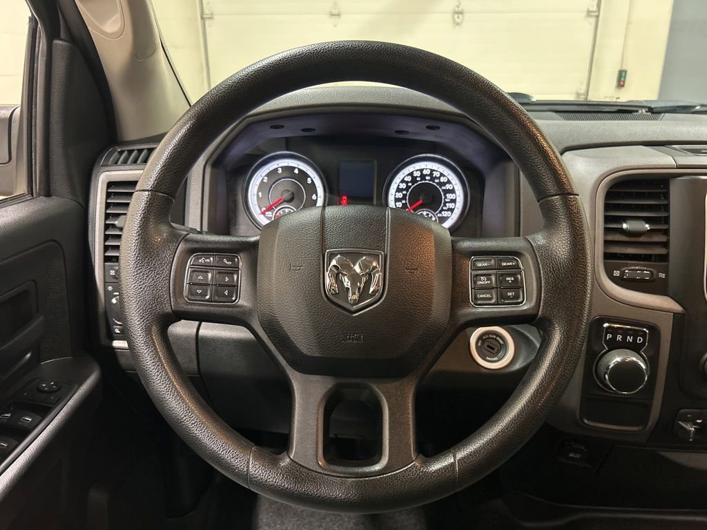 Used 2015 RAM 1500 Express RWD image 18