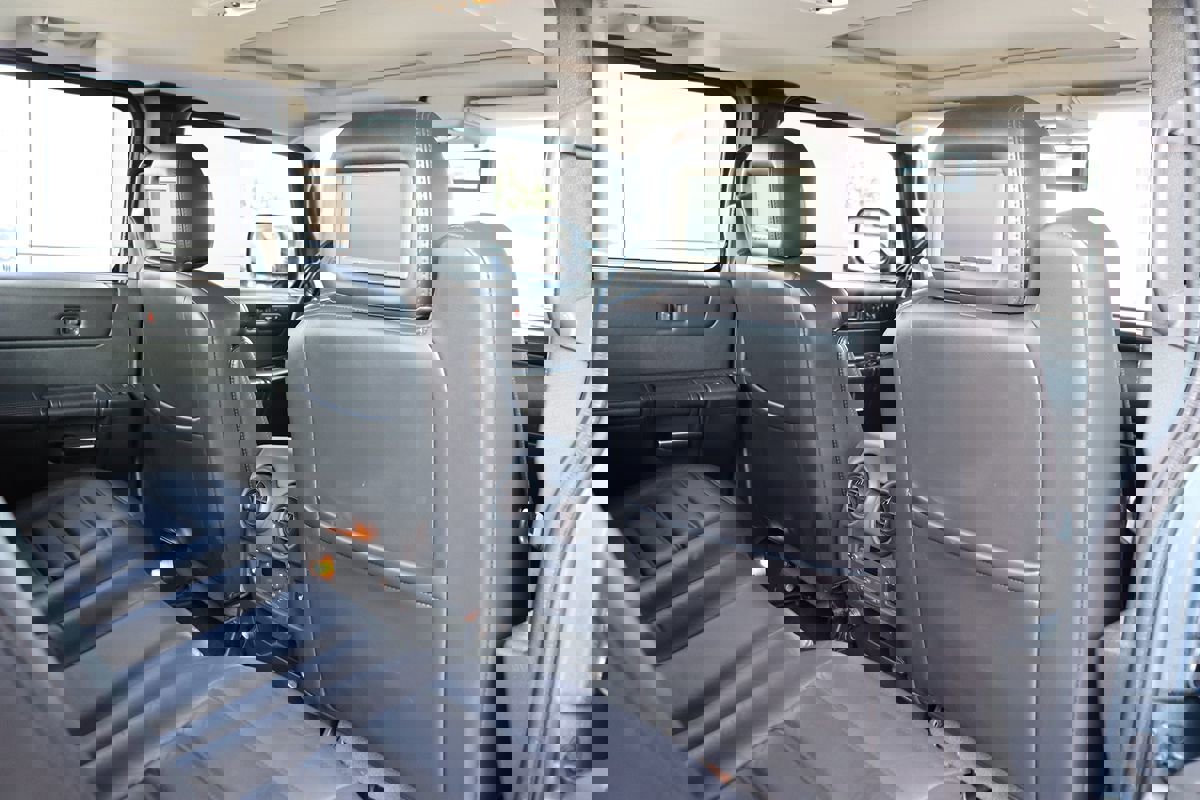 Used 2005 HUMMER H2 SUT w/ Preferred Equipment Group image 43