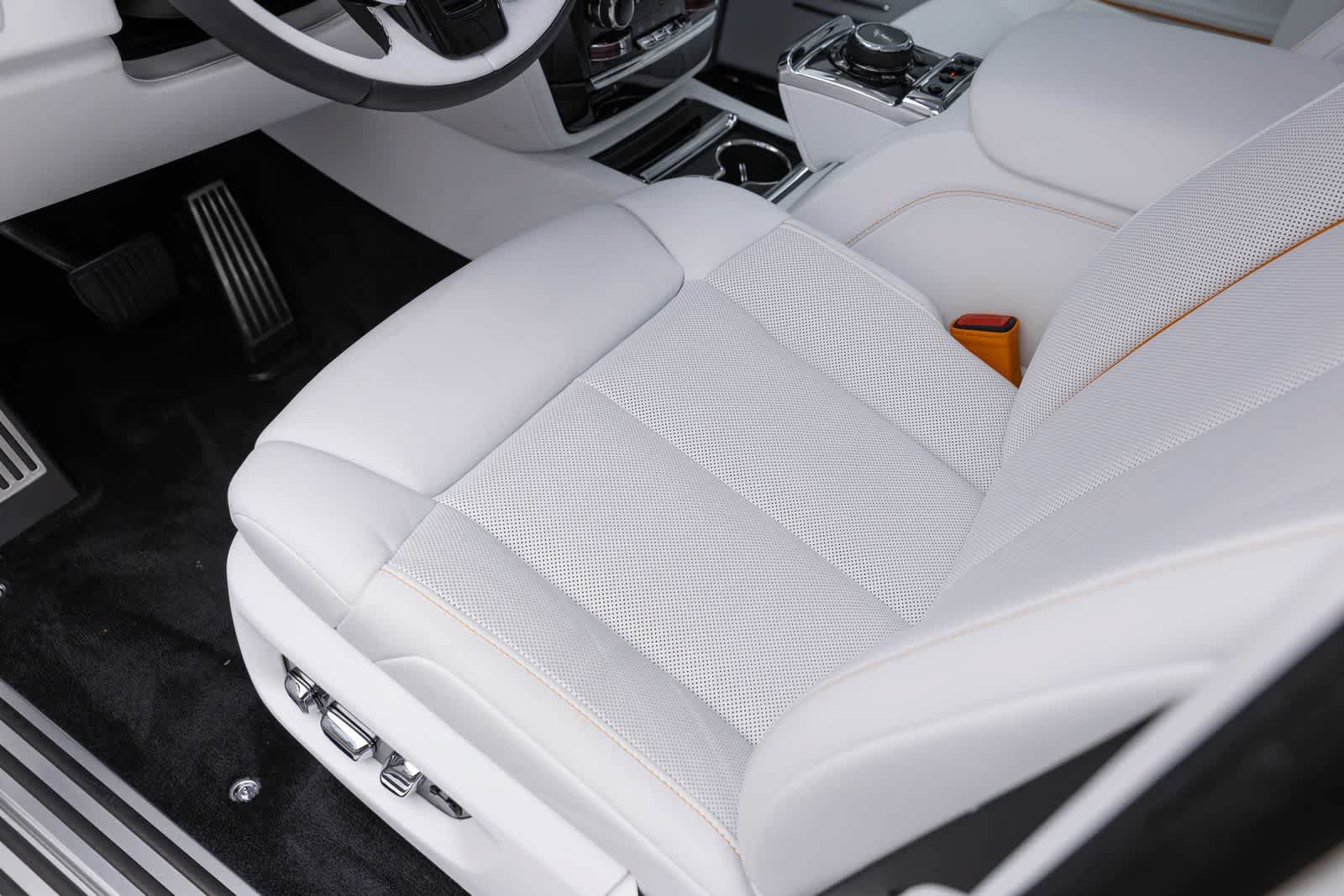 New 2027 Rolls-Royce Phantom Sedan RWD image 31