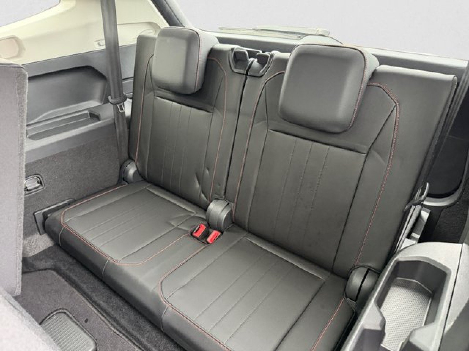 Used 2024 Volkswagen Tiguan Wolfsburg Edition FWD image 19