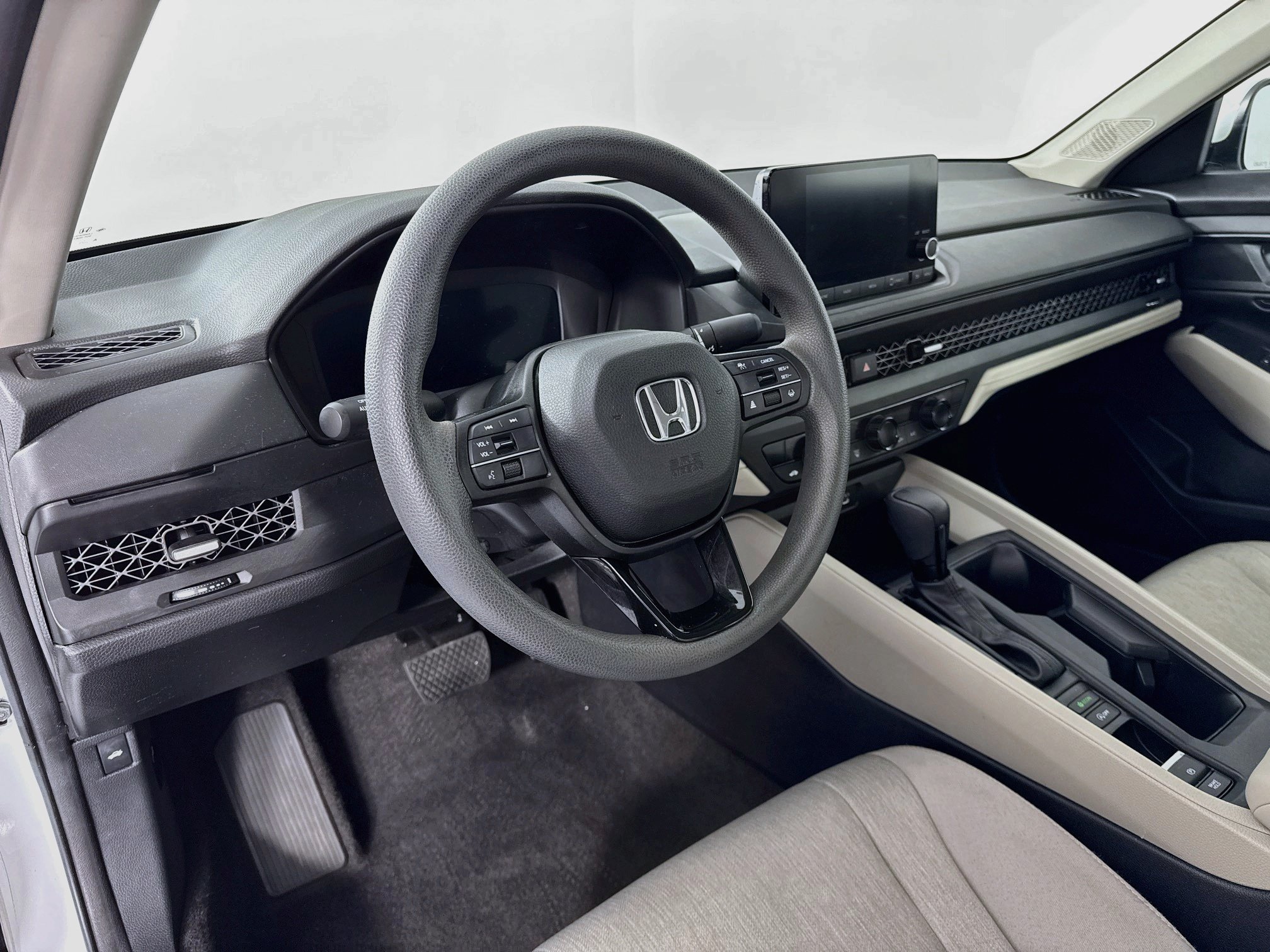 Certified 2023 Honda Accord EX image 9