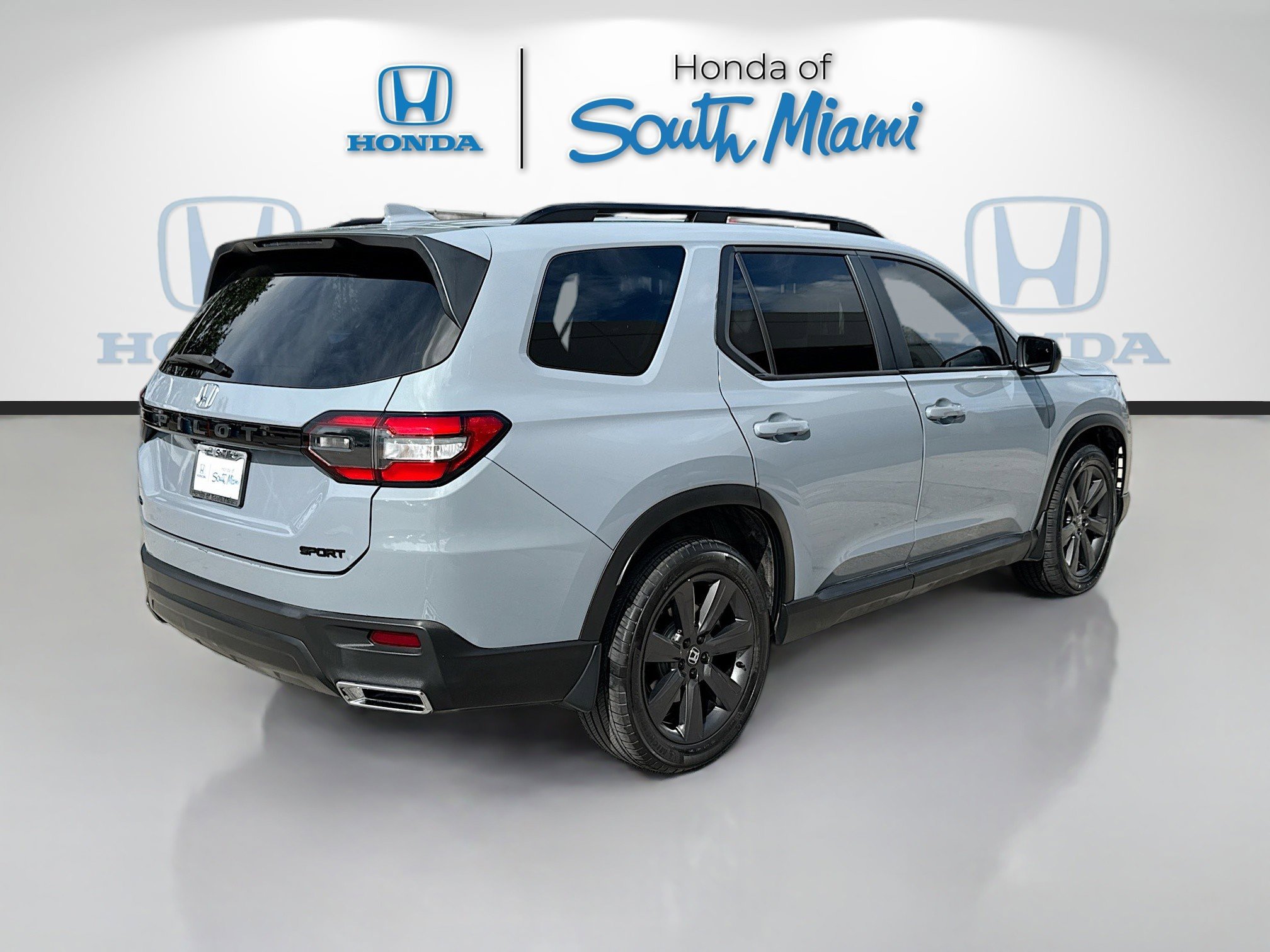 Used 2023 Honda Pilot Sport image 7