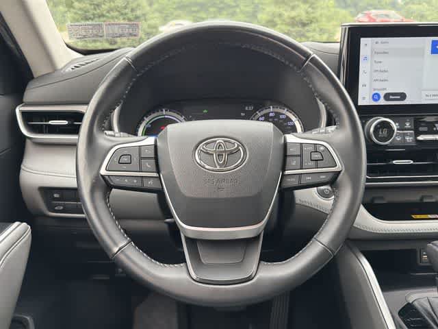 Used 2023 Toyota Highlander XLE AWD/4WD image 8