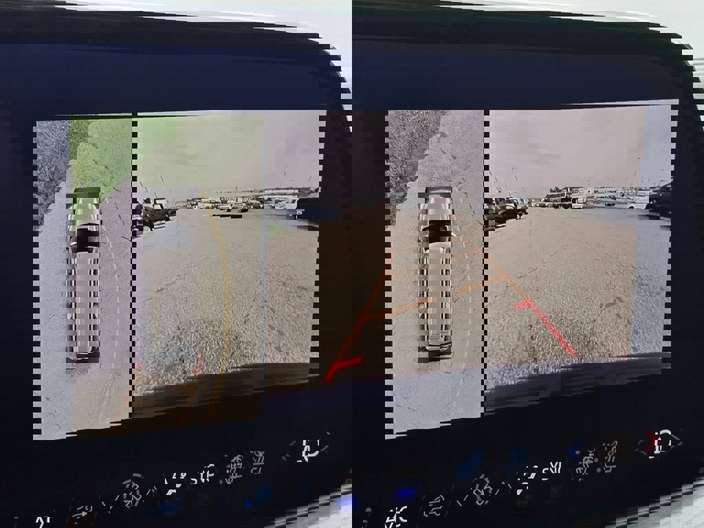 New 2025 Chevrolet Suburban Premier image 5