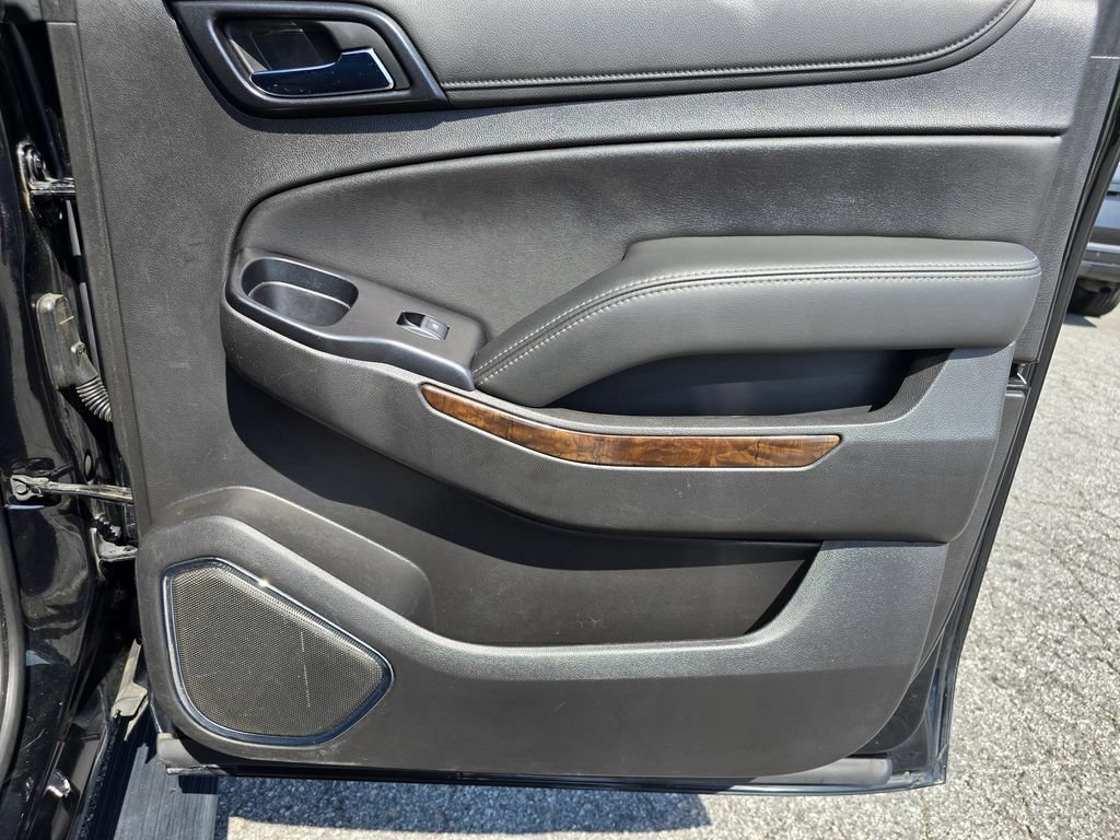 Used 2020 Chevrolet Suburban LT RWD image 46