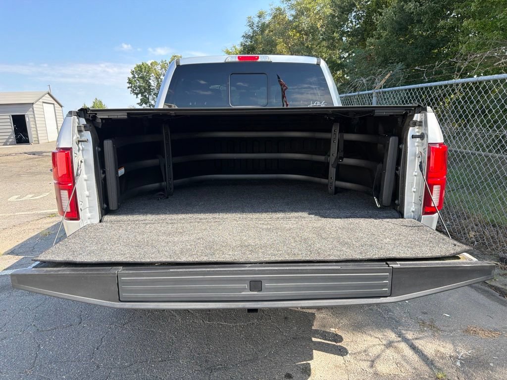 Used 2019 Ford F150 Lariat w/ Equipment Group 502A Luxury AWD/4WD image 15