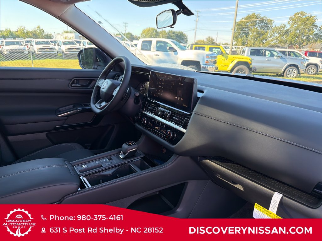 New 2026 Nissan Pathfinder SV w/ SV Premium Package FWD image 38