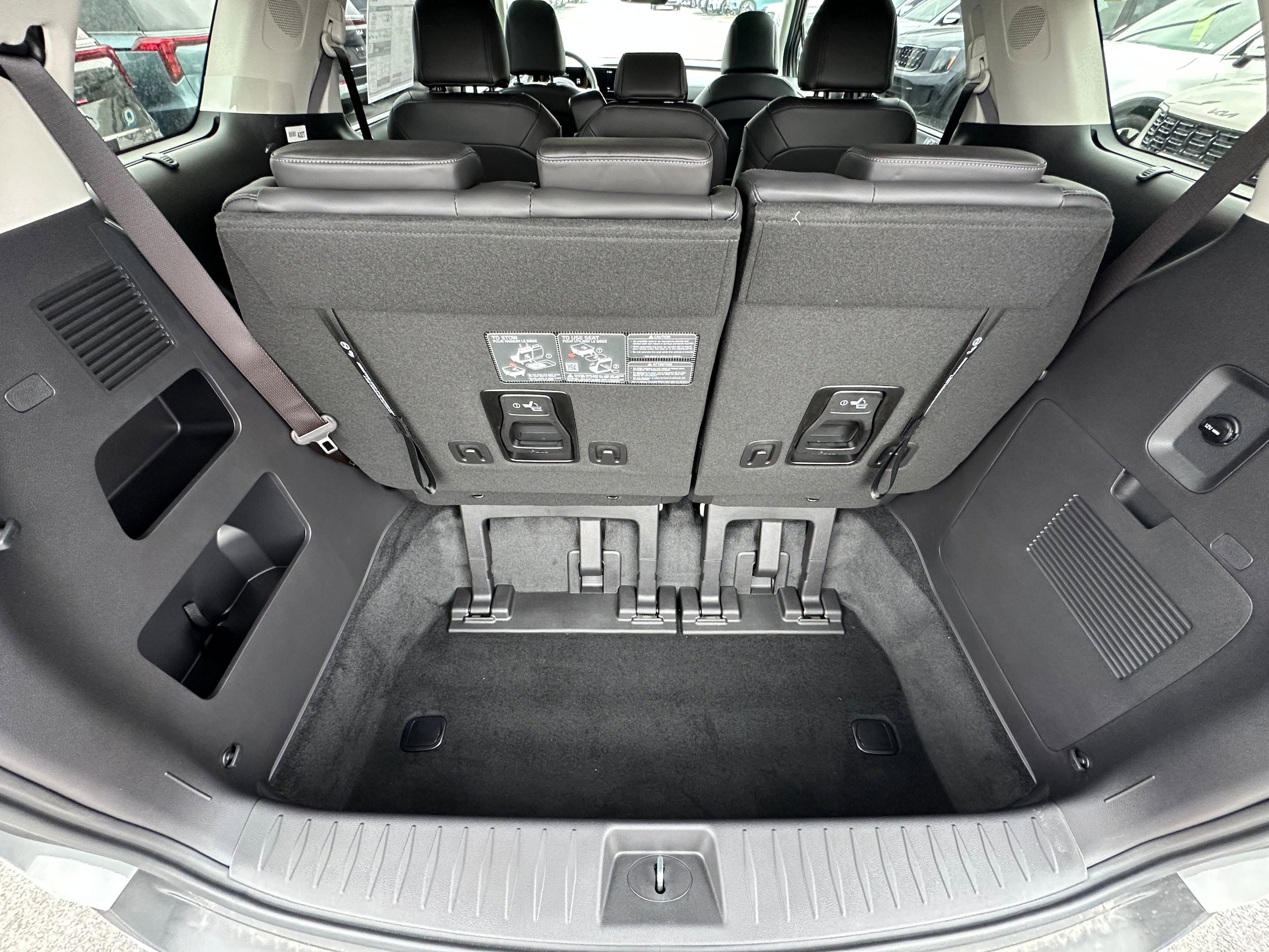 New 2026 Kia Carnival EX FWD image 10