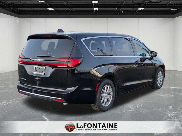 New 2026 Chrysler Pacifica Select image 5