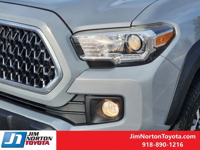 Used 2018 Toyota Tacoma TRD Off-Road image 11