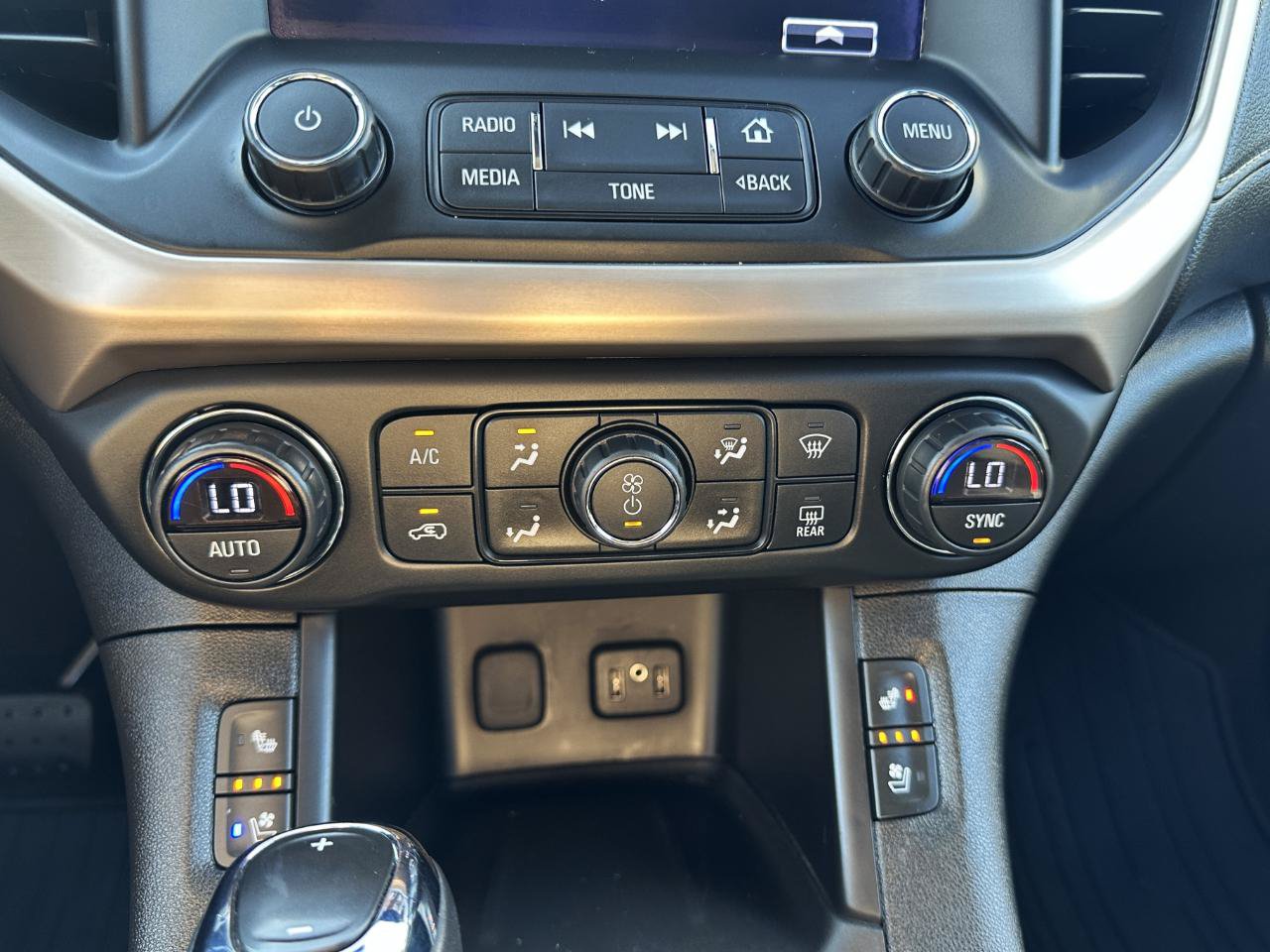 Used 2018 GMC Acadia Denali w/ Technology Package AWD/4WD image 74